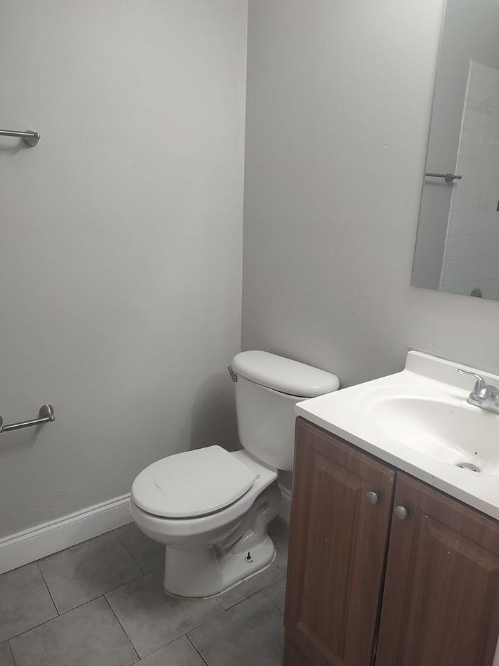 8313 N 10th St - Photo 7 of 20