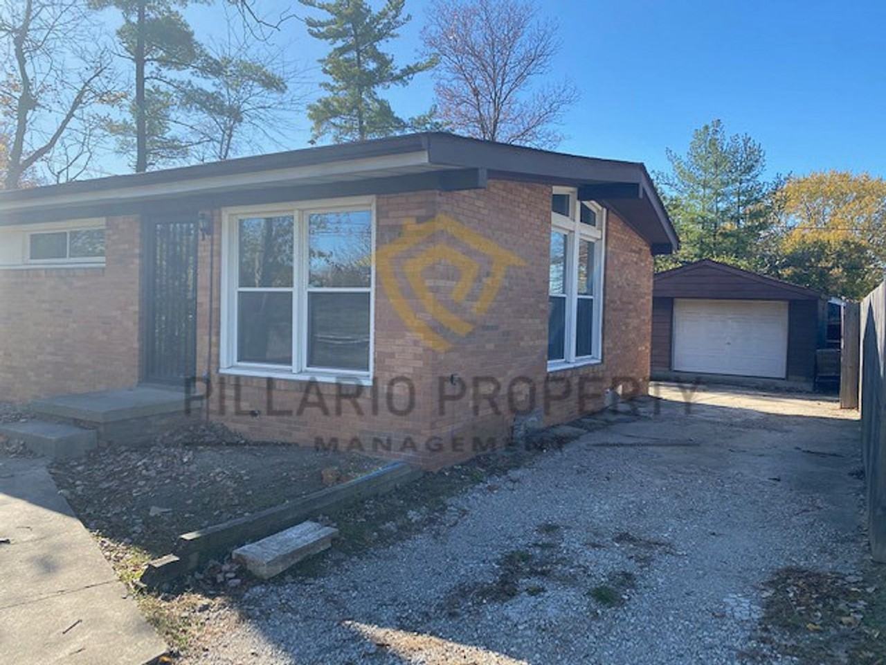 1604 Elmhurst Drive - Photo 2 of 16