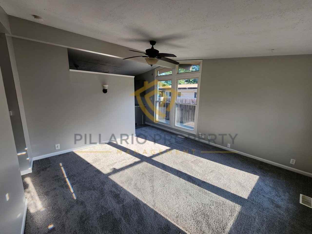 1604 Elmhurst Drive - Photo 4 of 16