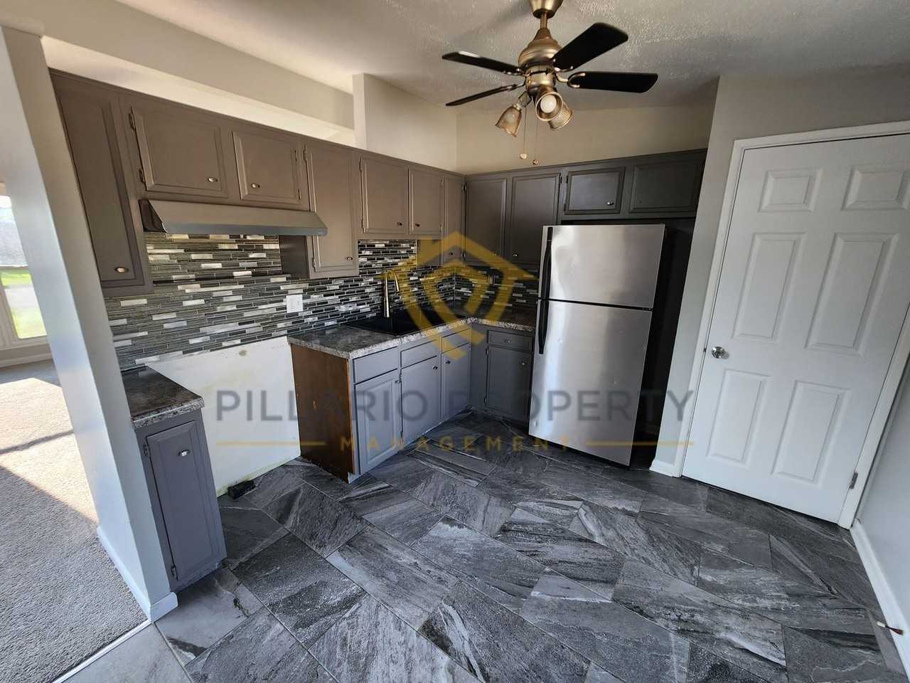 1604 Elmhurst Drive - Photo 7 of 16