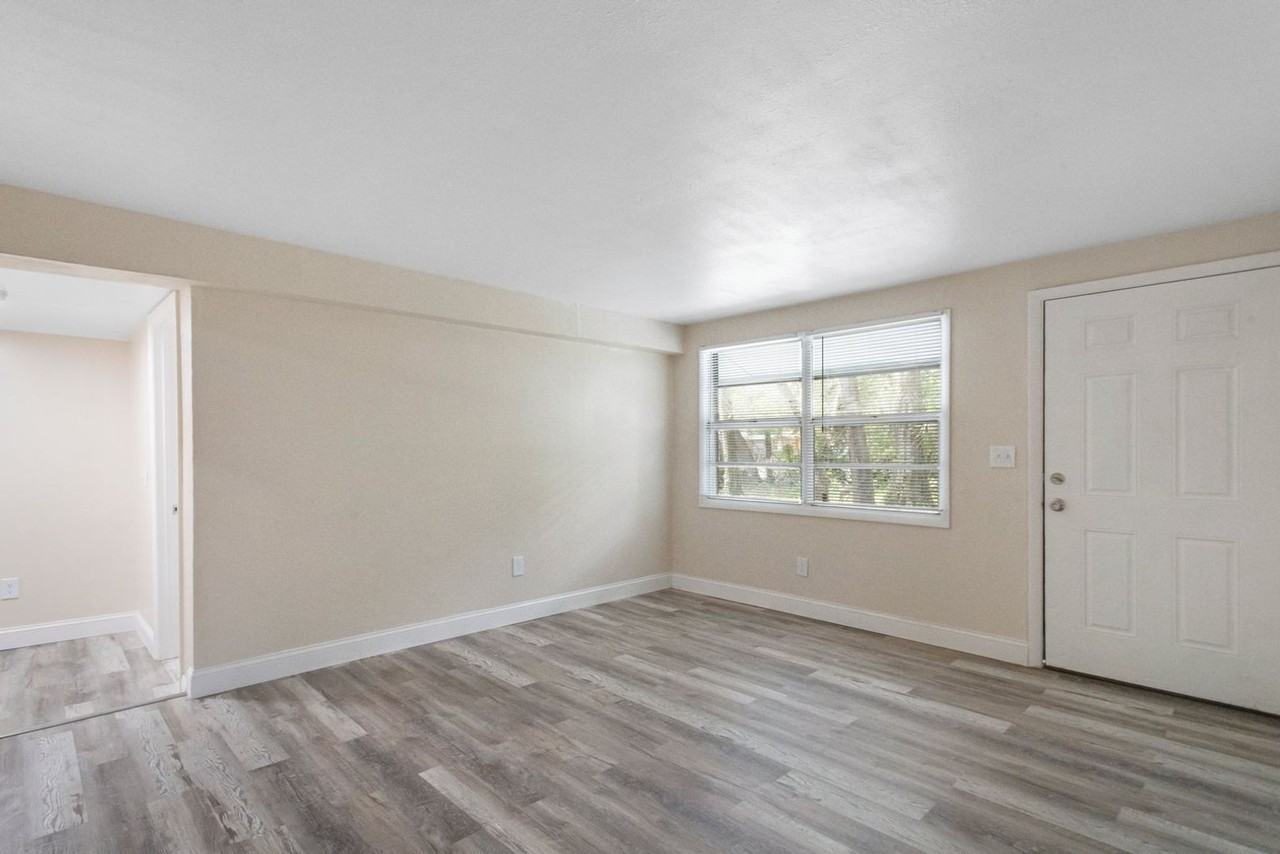 4508 N 38th St - Photo 5 of 30