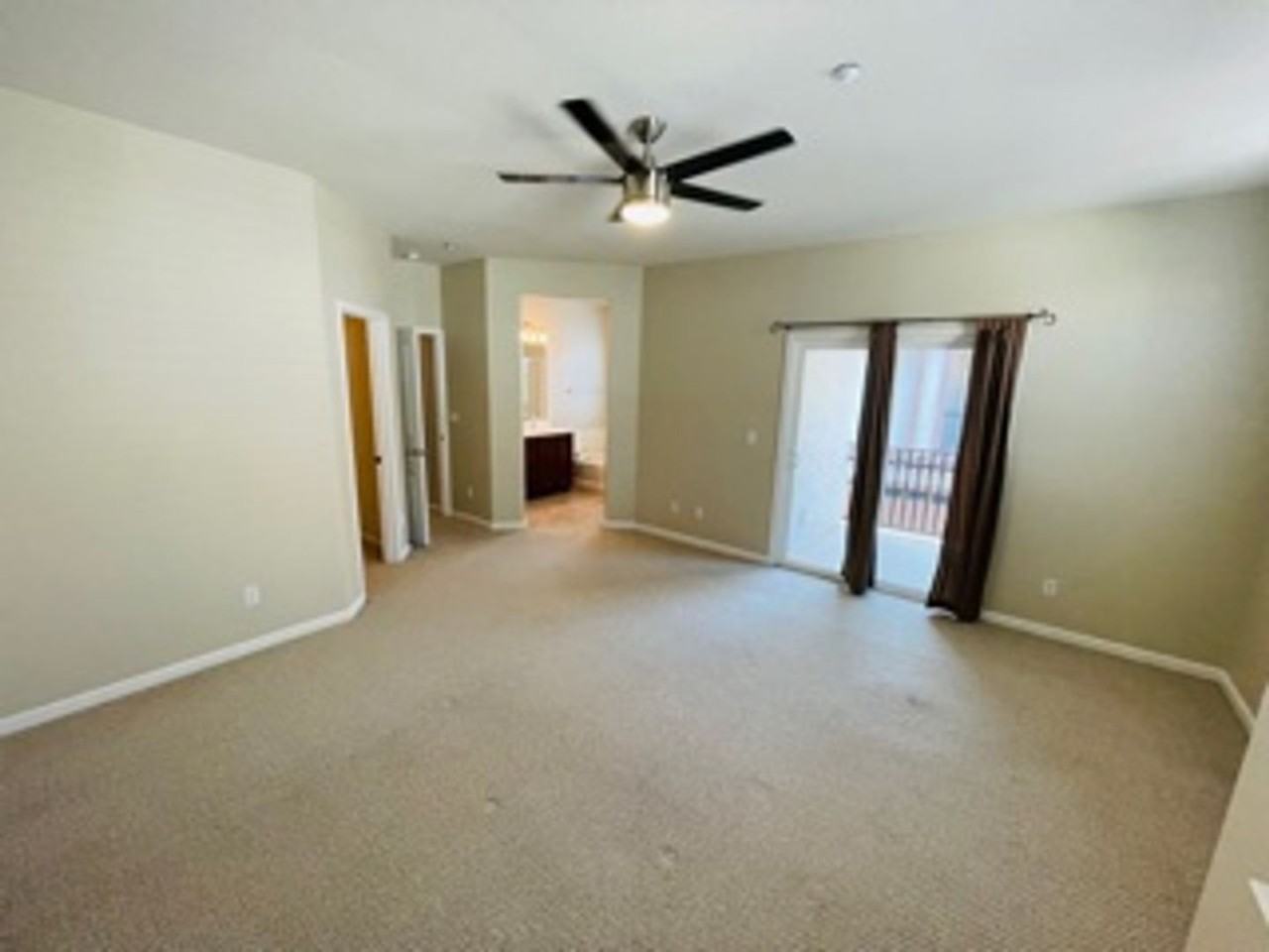 288 W Adoncia Dr - Photo 2 of 17