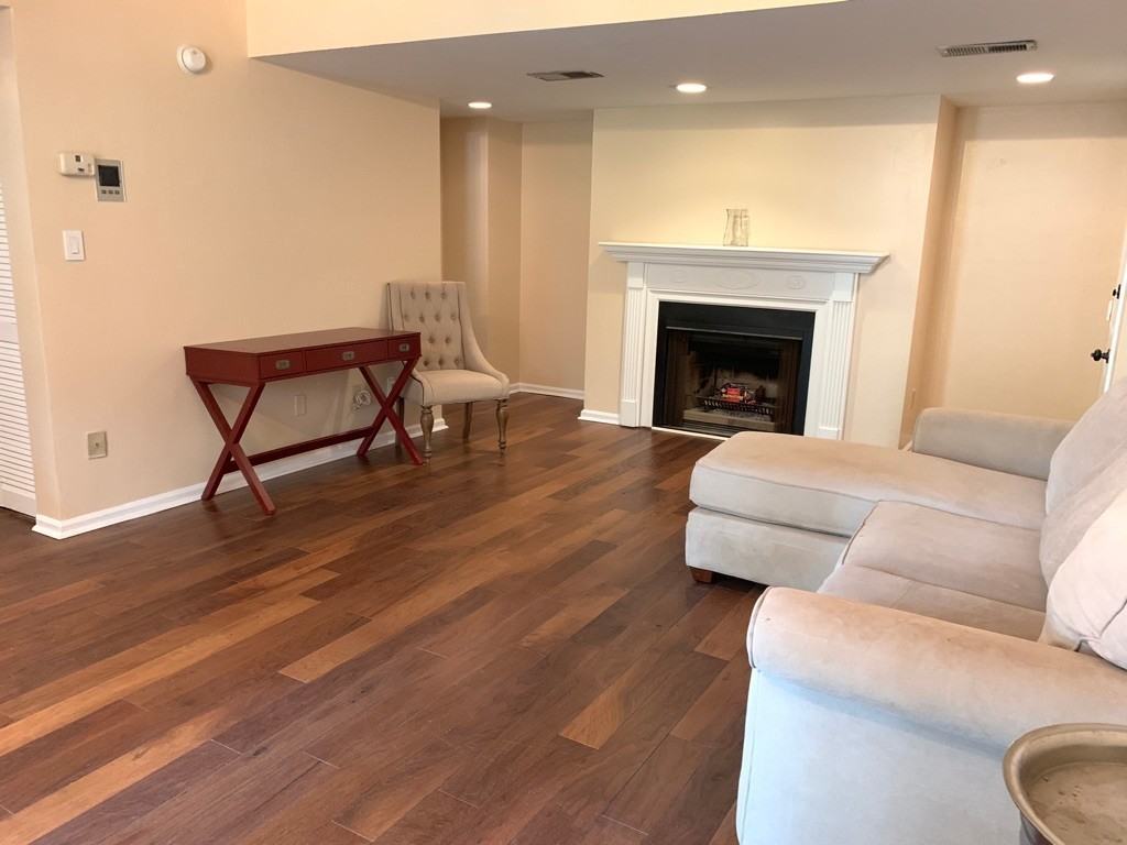 312 S Franklin Blvd - Photo 3 of 9