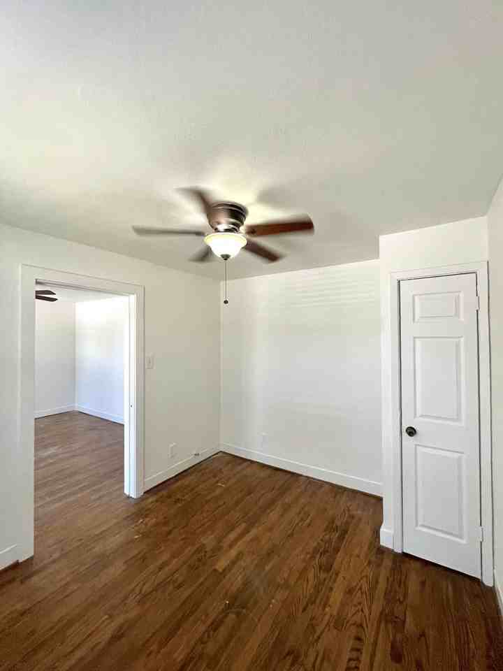 1407 S Denley Dr - Photo 3 of 11