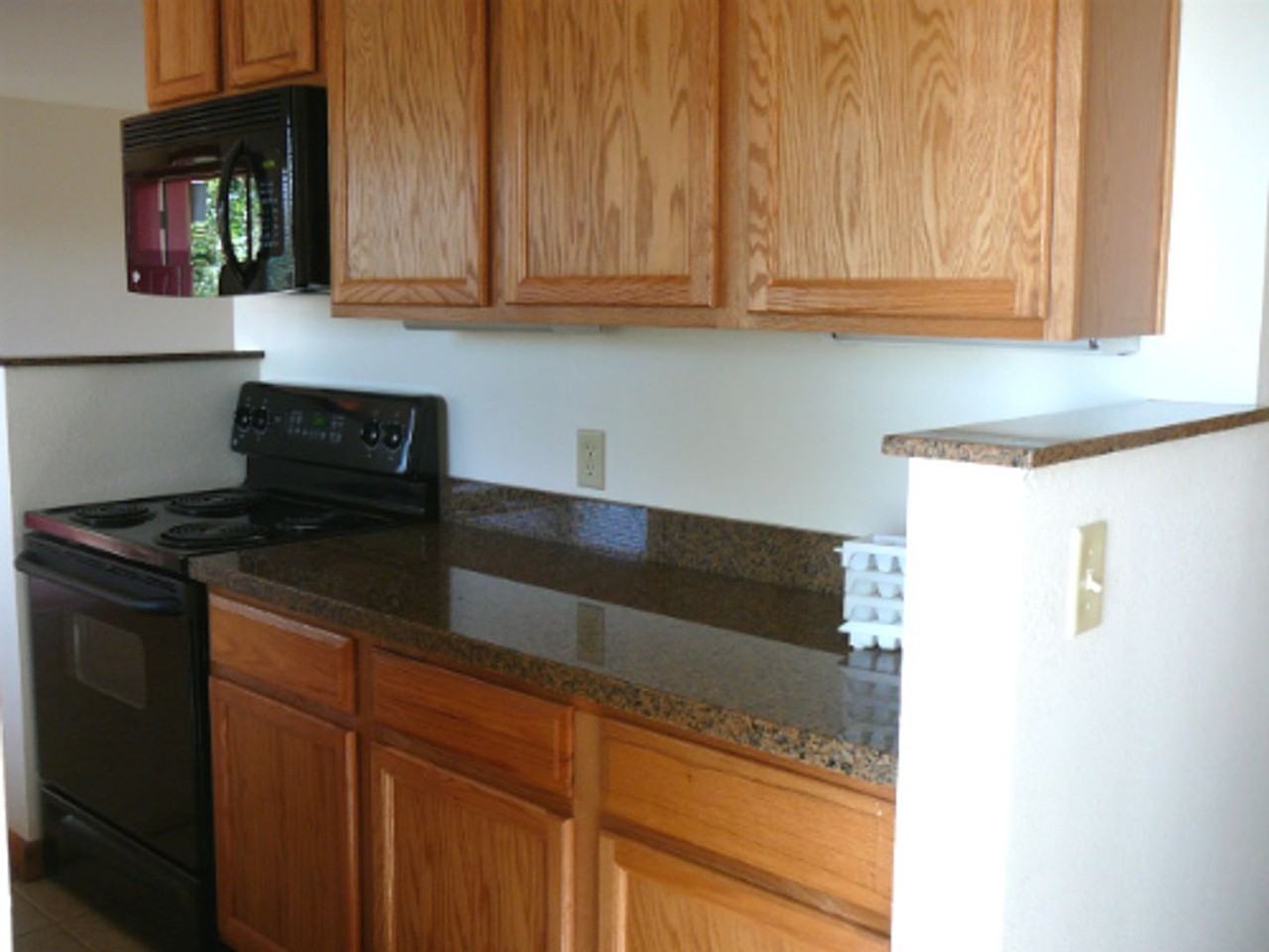 220 E Homestead Rd - Photo 5 of 7