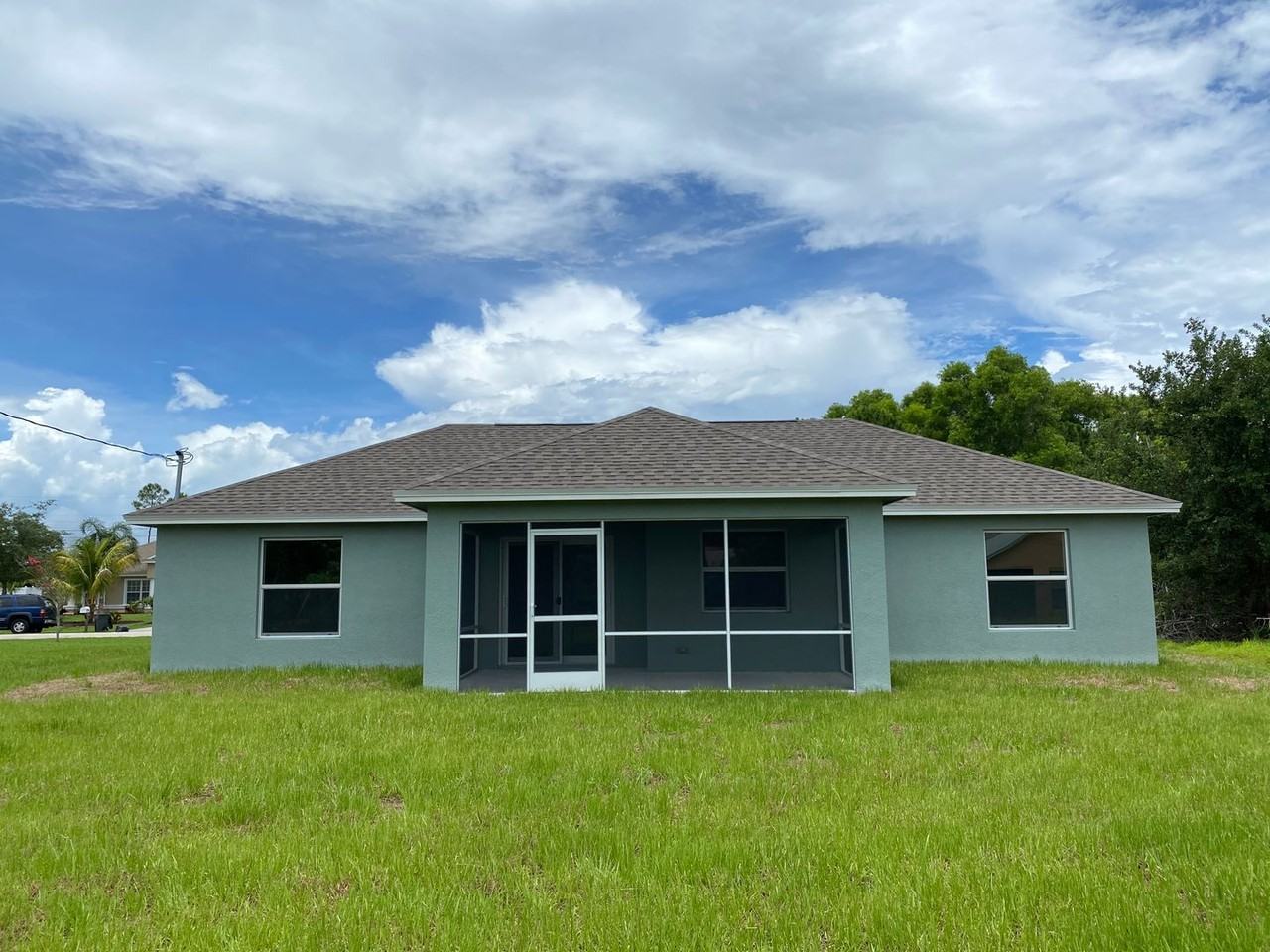 1743 Se Gaskins Cir - Photo 2 of 12