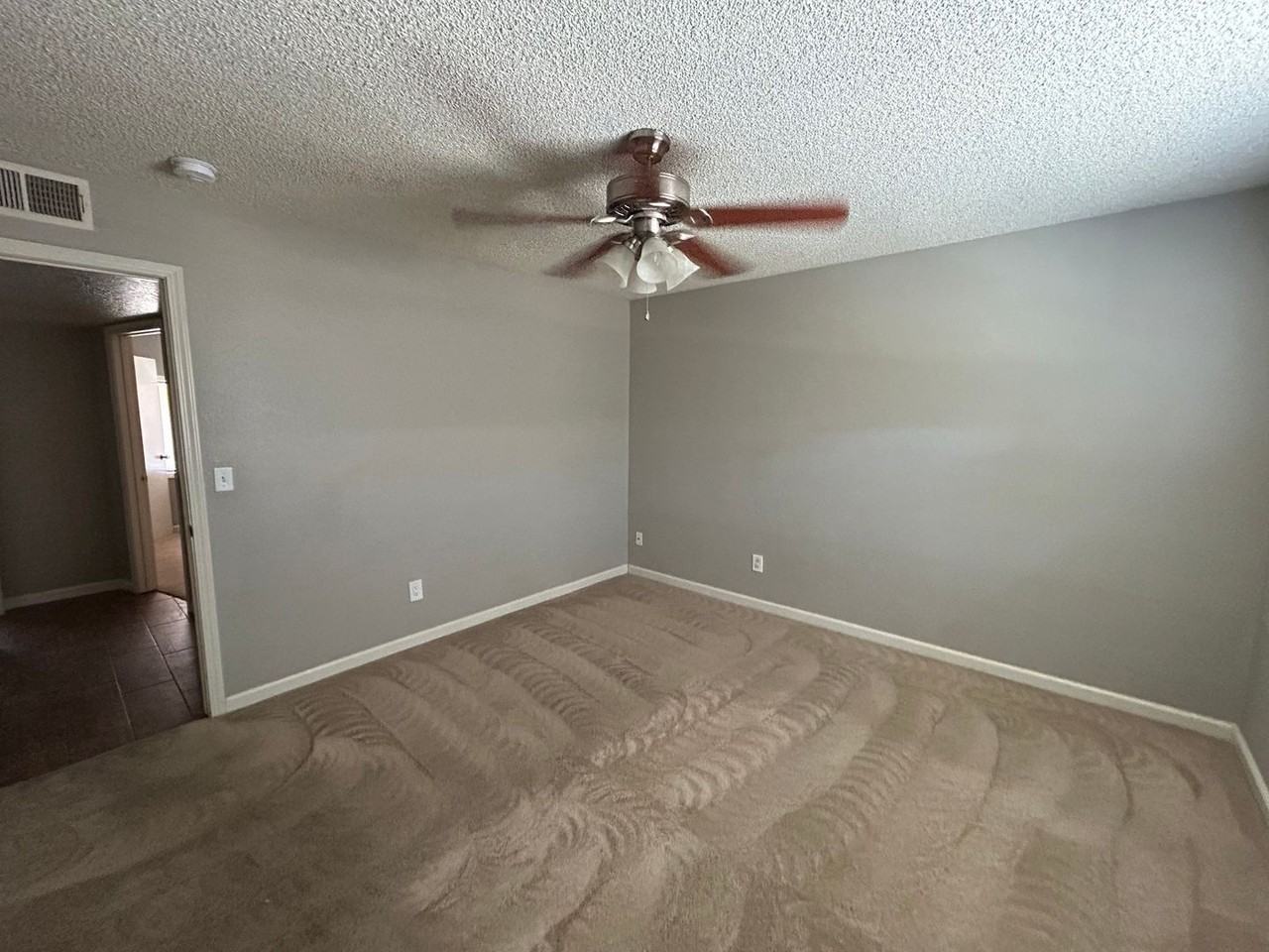2304 Lunar Dr - Photo 3 of 7