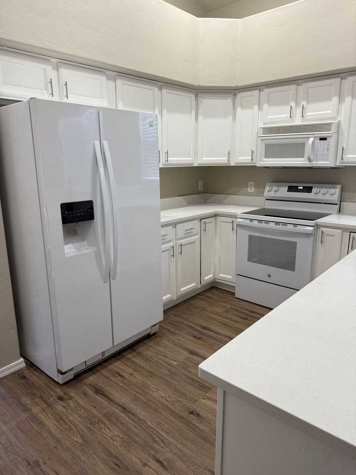 10320 N Possum Run Ln - Photo 3 of 25