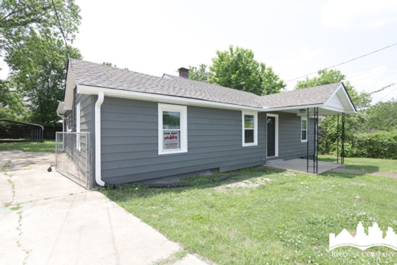 372 Bass St - Photo 3 of 19