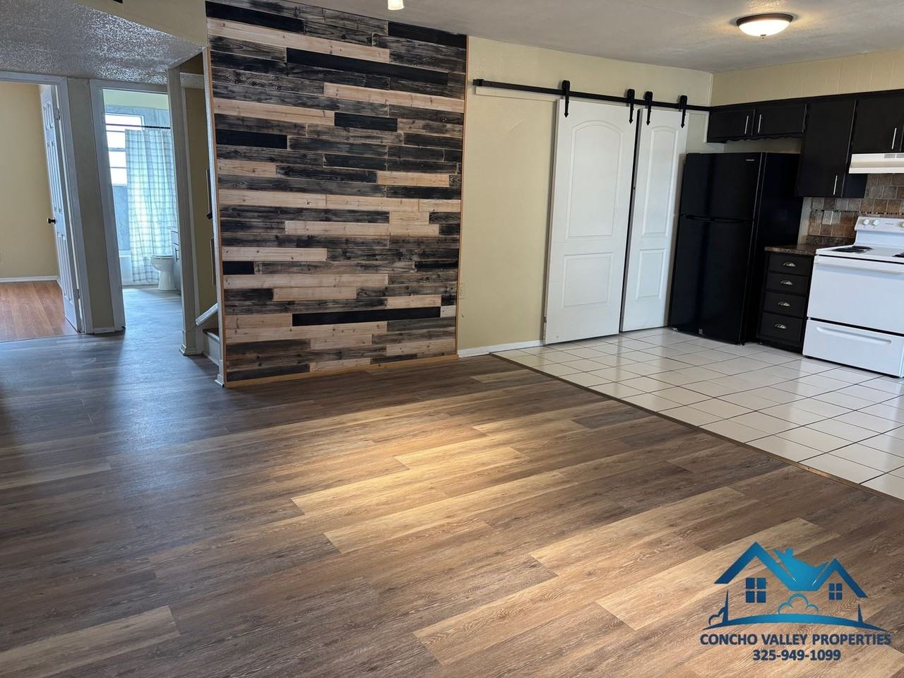 1012 Glenna St - Photo 2 of 15
