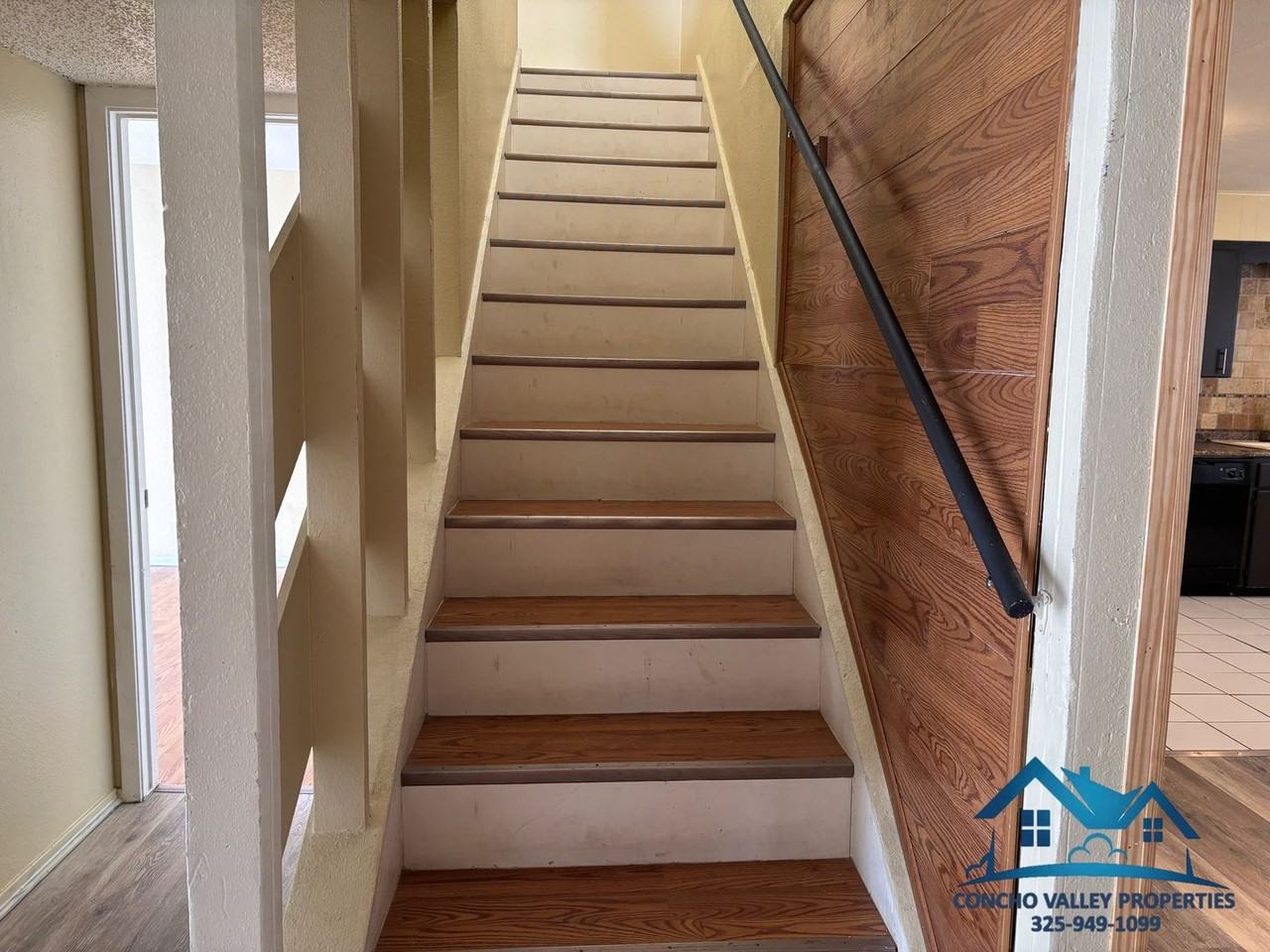 1012 Glenna St - Photo 5 of 15