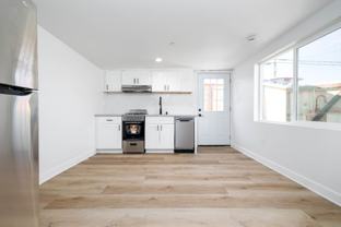 L′Appartement college C/N sweat City College of New York Heritage