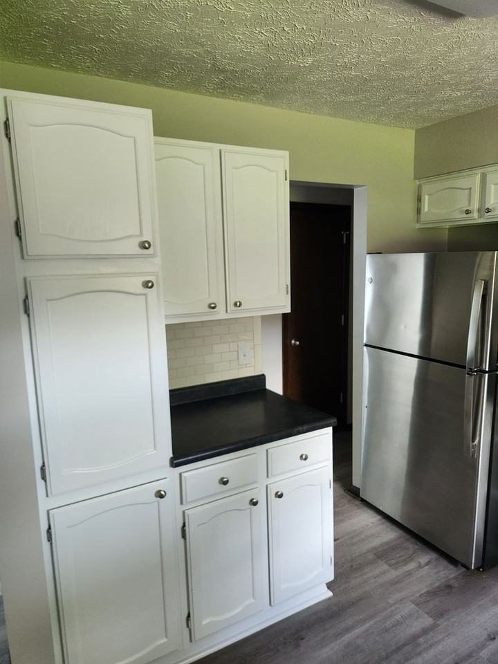 13715 Birchwood Ave - Photo 4 of 18