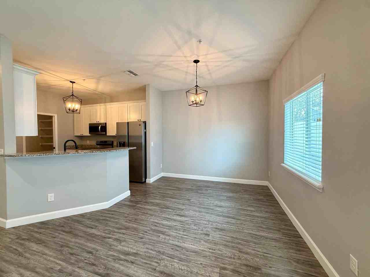 2539 Pine Pl - Photo 5 of 31