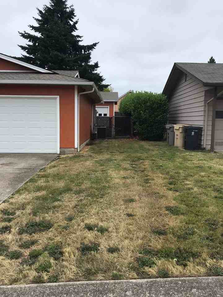 3470 Ne Dorchester Way - Photo 2 of 24