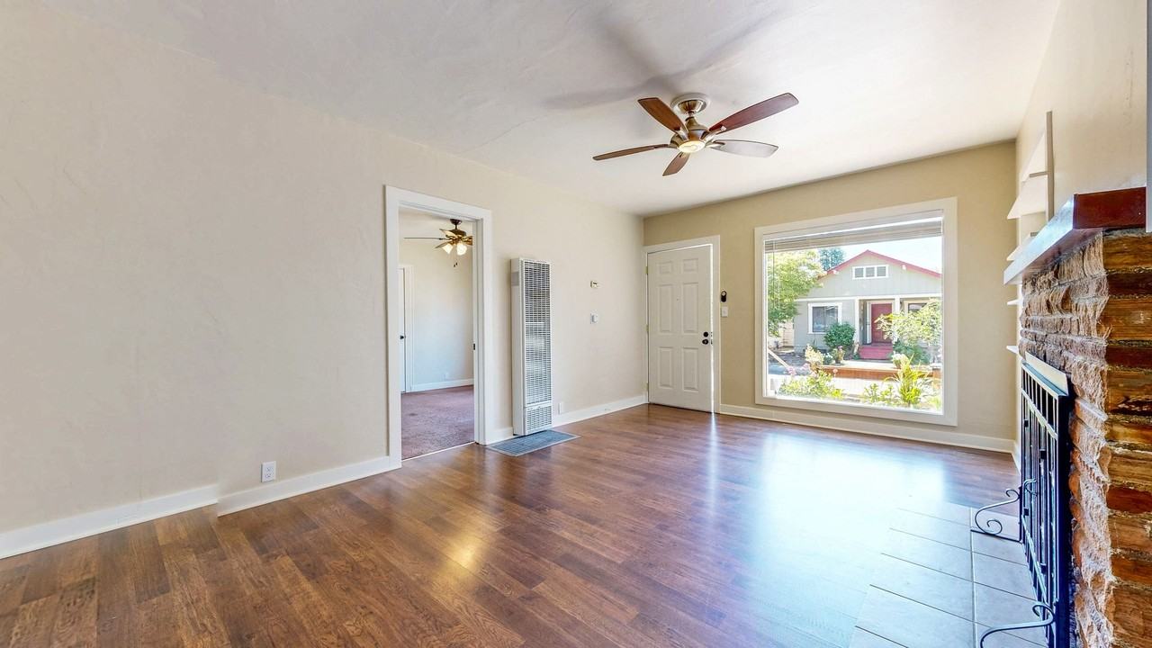 737 Charles St - Photo 7 of 25