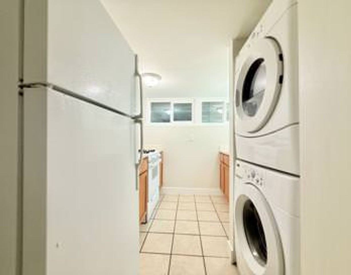 652 E Roosevelt Ave - Photo 5 of 24