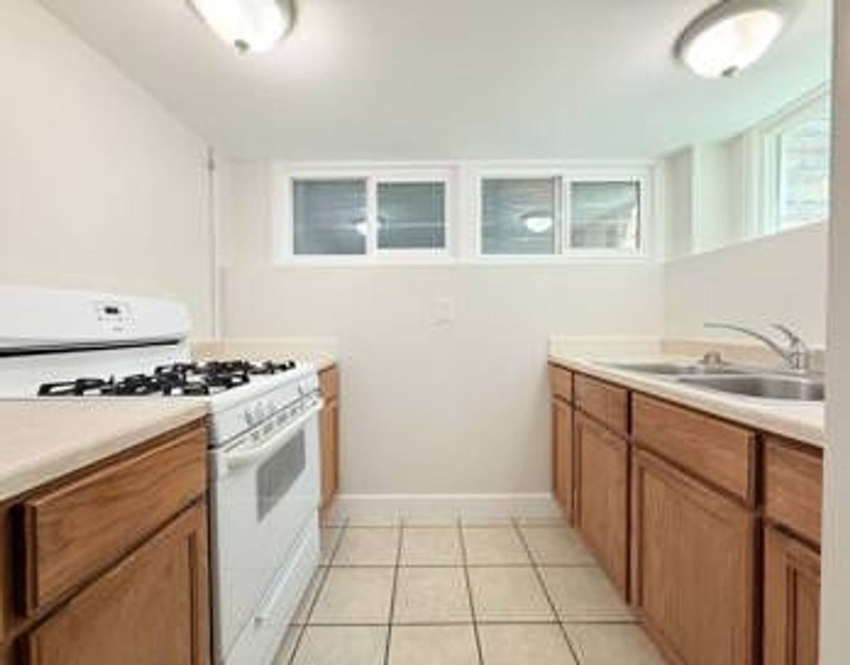 652 E Roosevelt Ave - Photo 6 of 24