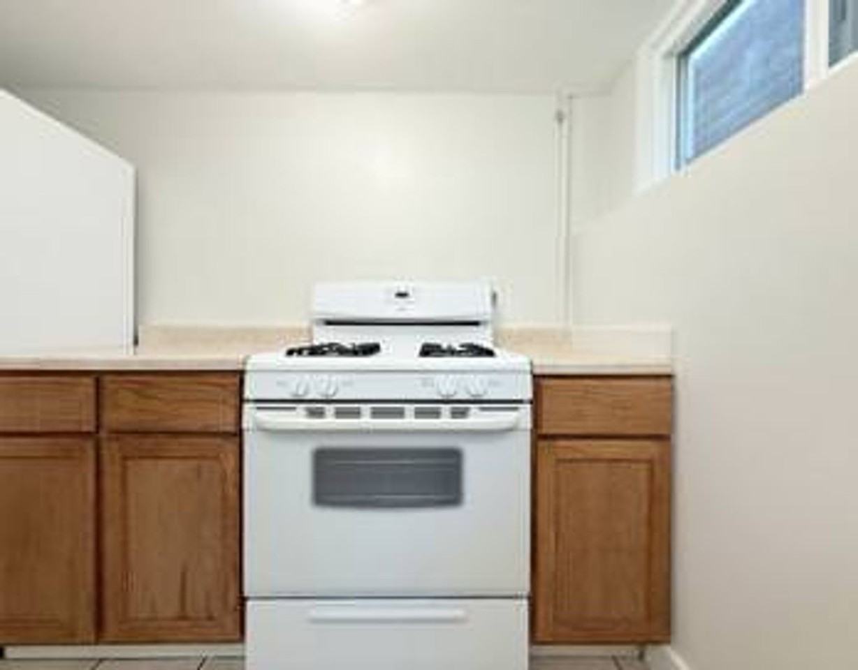 652 E Roosevelt Ave - Photo 7 of 24