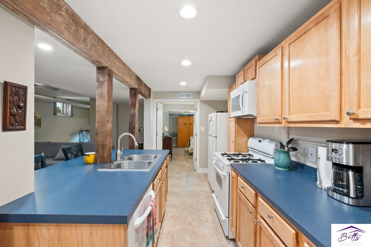 132N33RD - Photo 5 of 36