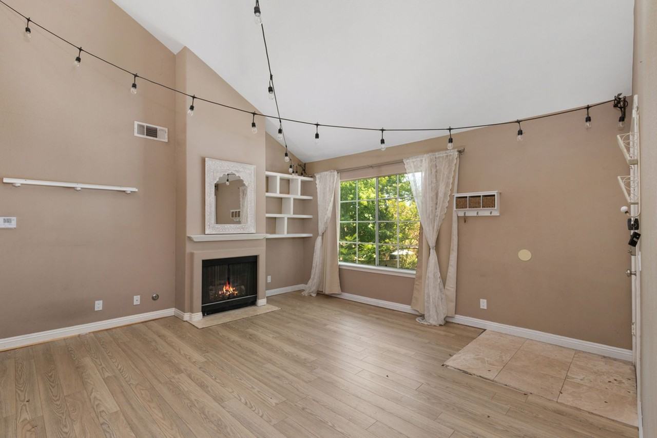 28942 Canyon Lake Dr - Photo 2 of 25