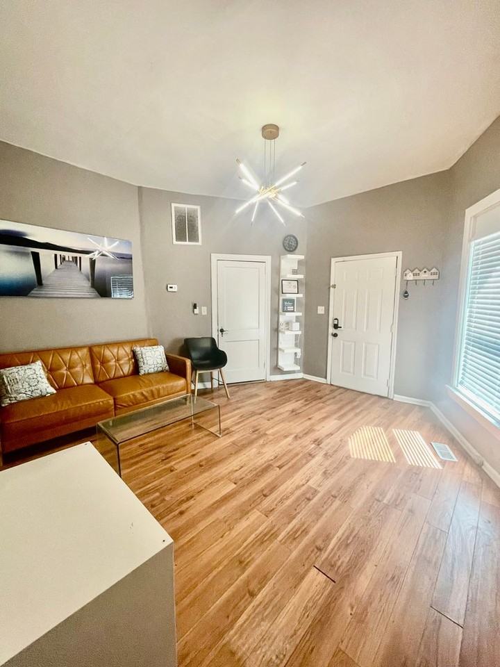 1244 Pegram St - Photo 3 of 13