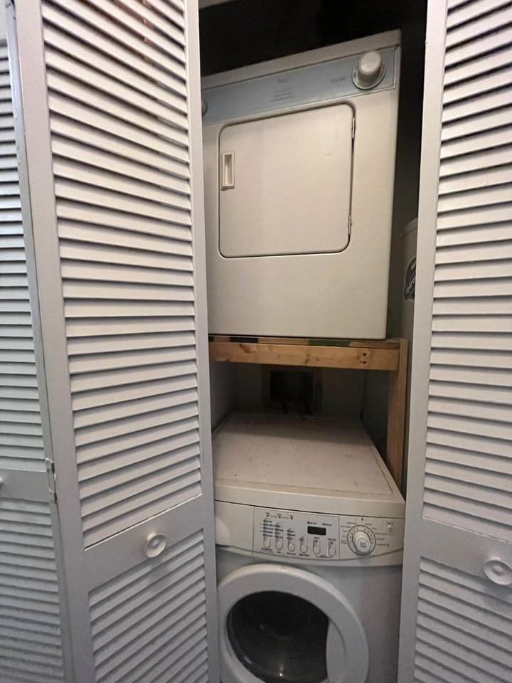 1203 Locust St - Photo 7 of 17