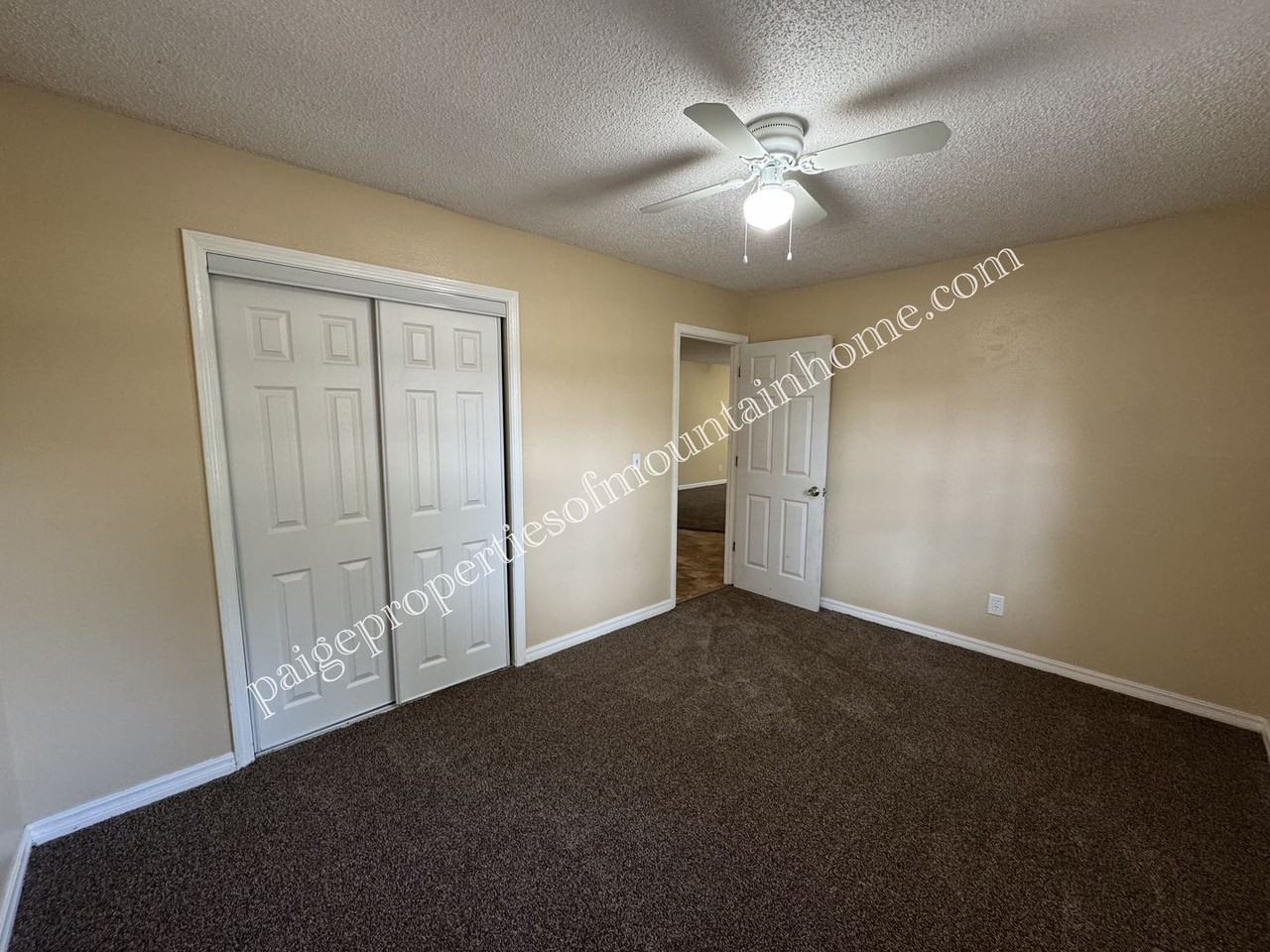 616 Elm St - Photo 3 of 18