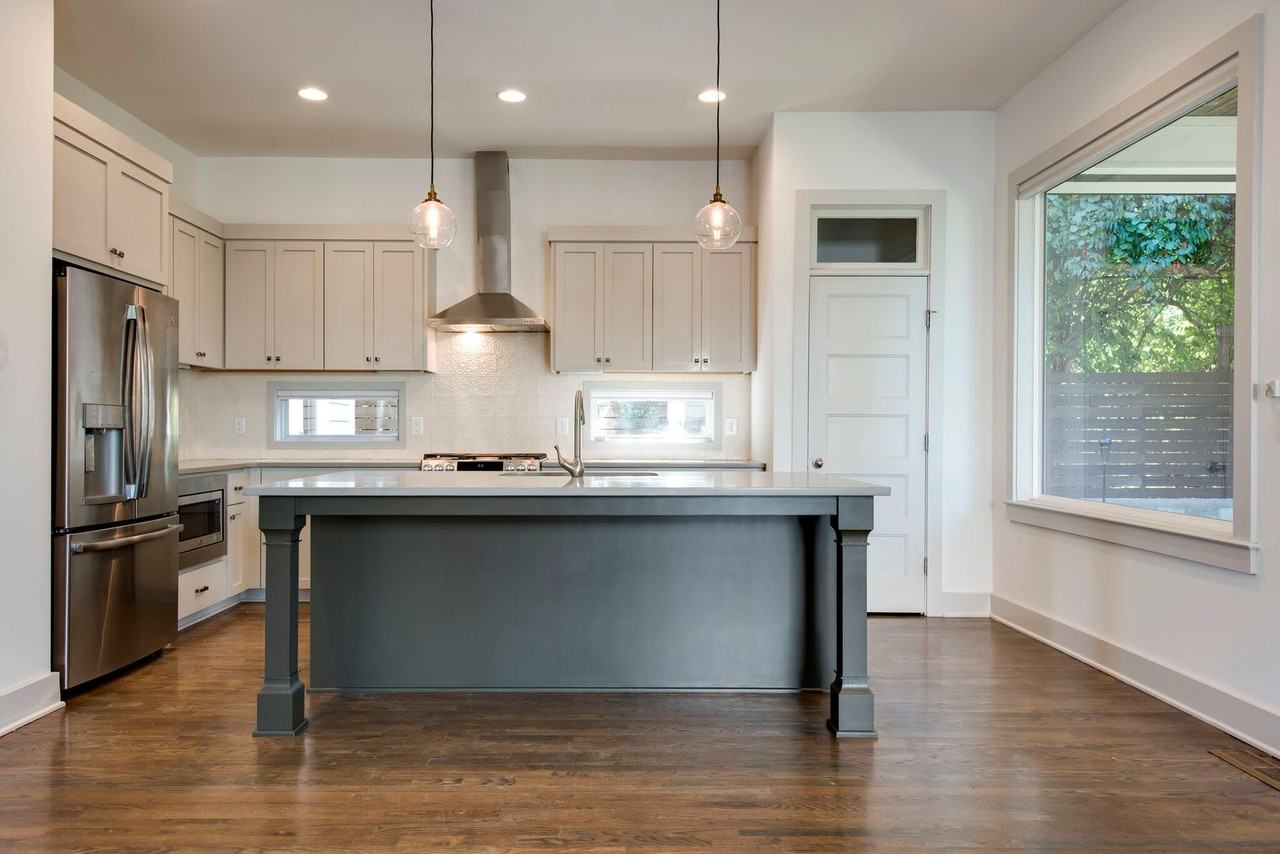 2007B Lombardy Ave - Photo 3 of 26