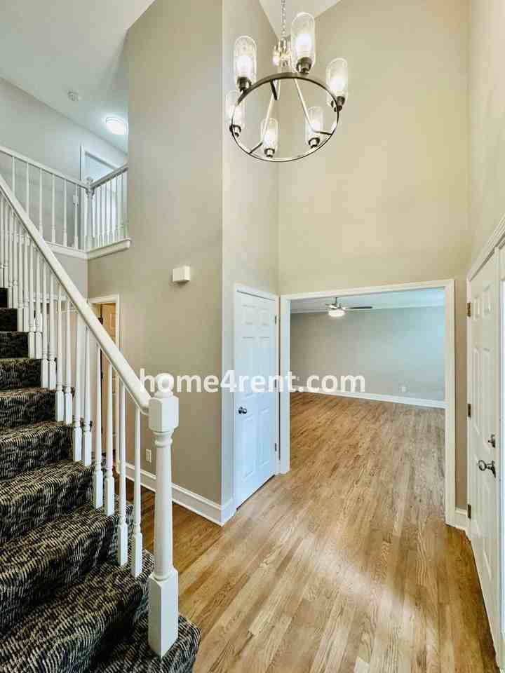 902 Sherman Pkwy - Photo 5 of 50