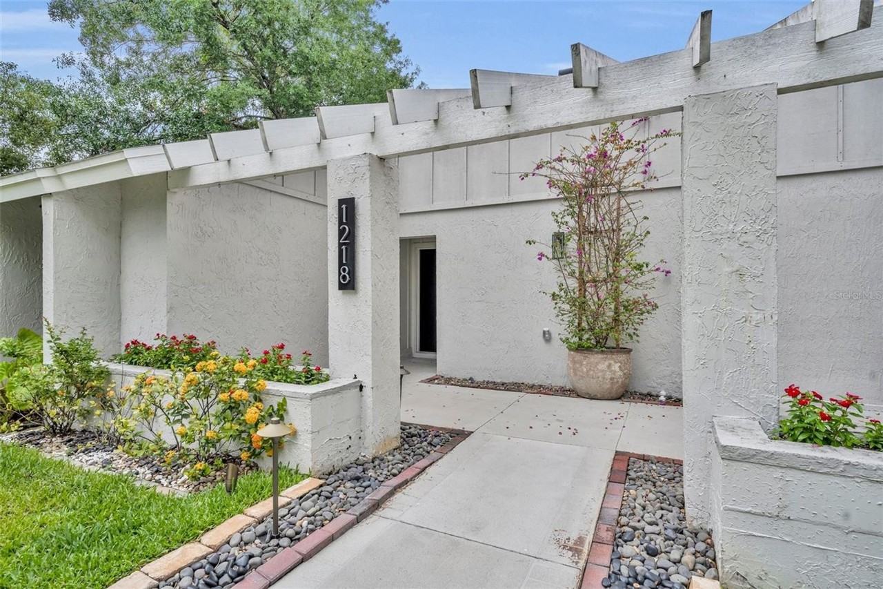 1218 Fairway Dr - Photo 3 of 33