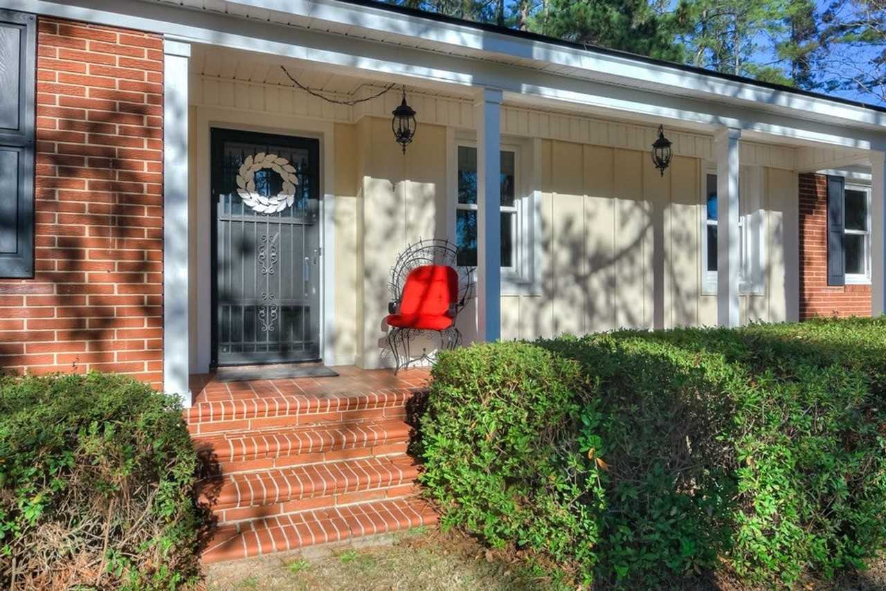 745 Oxford Rd - Photo 2 of 27