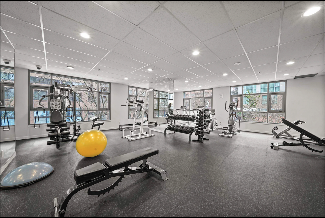 1188 Howe Street #2005 - Photo 6 of 14