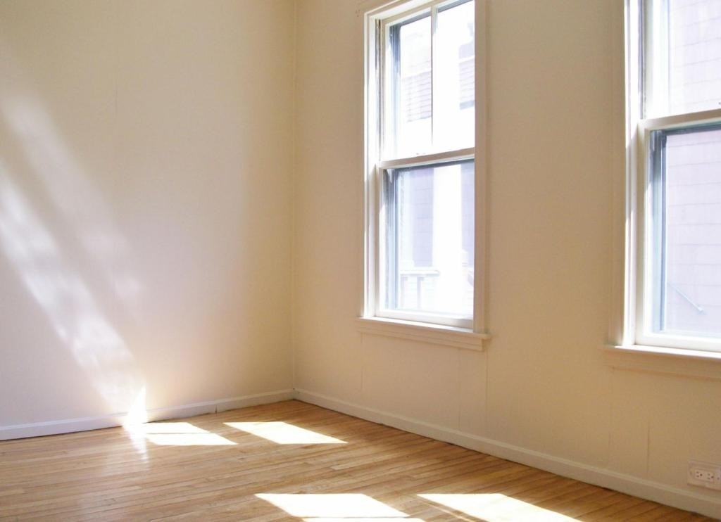 118 Spring St - Photo 2 of 7