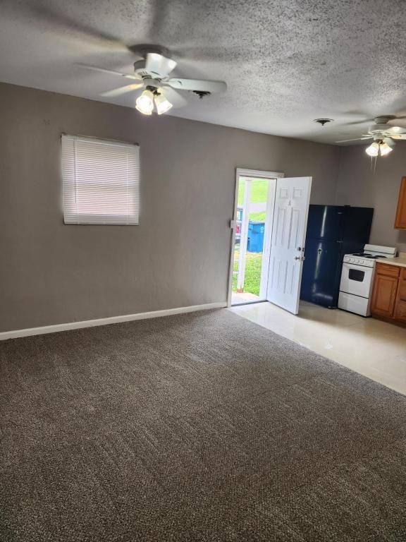 723 Osborn Dr - Photo 2 of 8