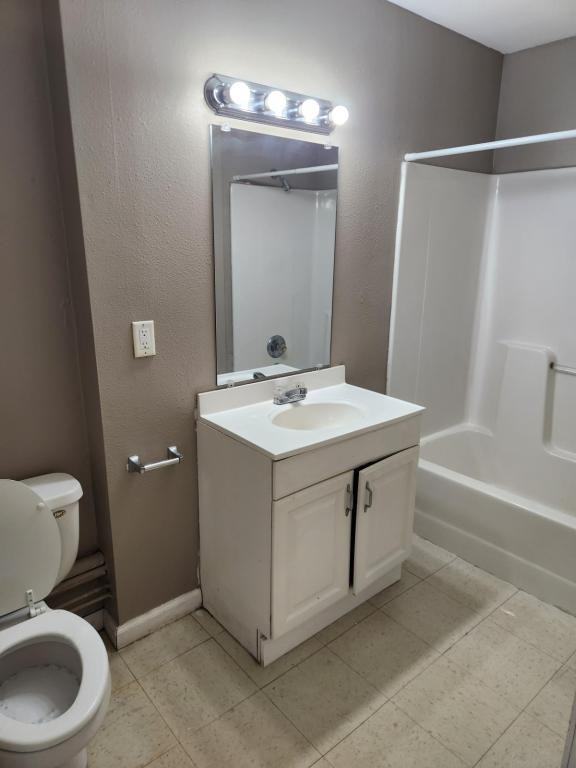 723 Osborn Dr - Photo 4 of 8