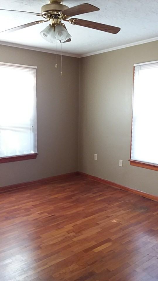 407 N Mccombs St - Photo 2 of 9