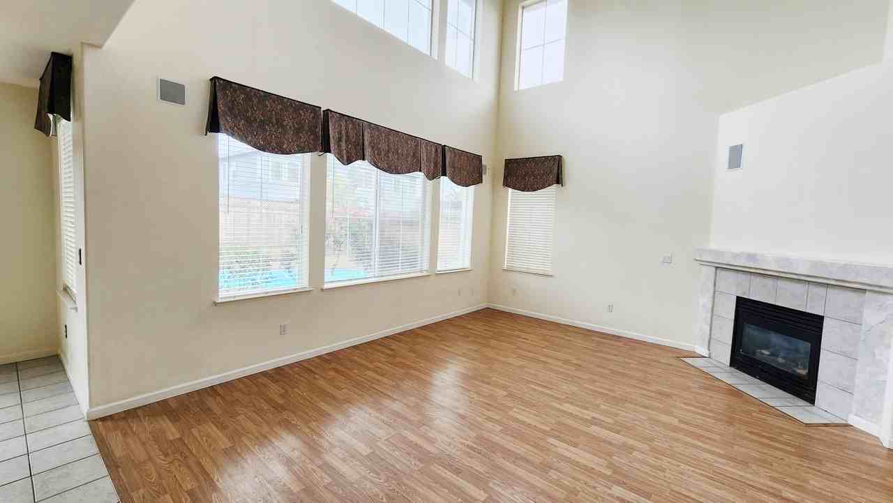 1083 Somersby Way - Photo 3 of 30