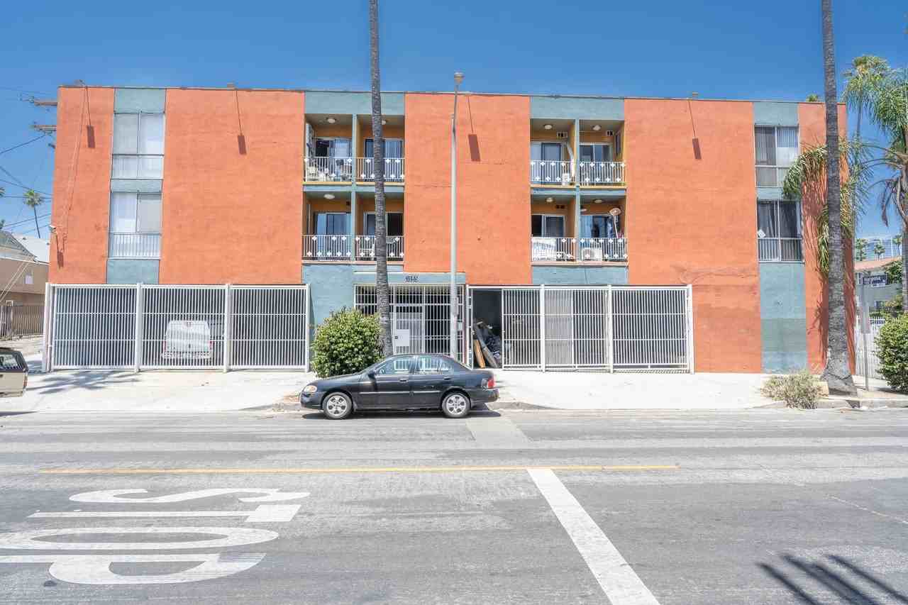 935 S Mariposa Ave - Photo 2 of 29