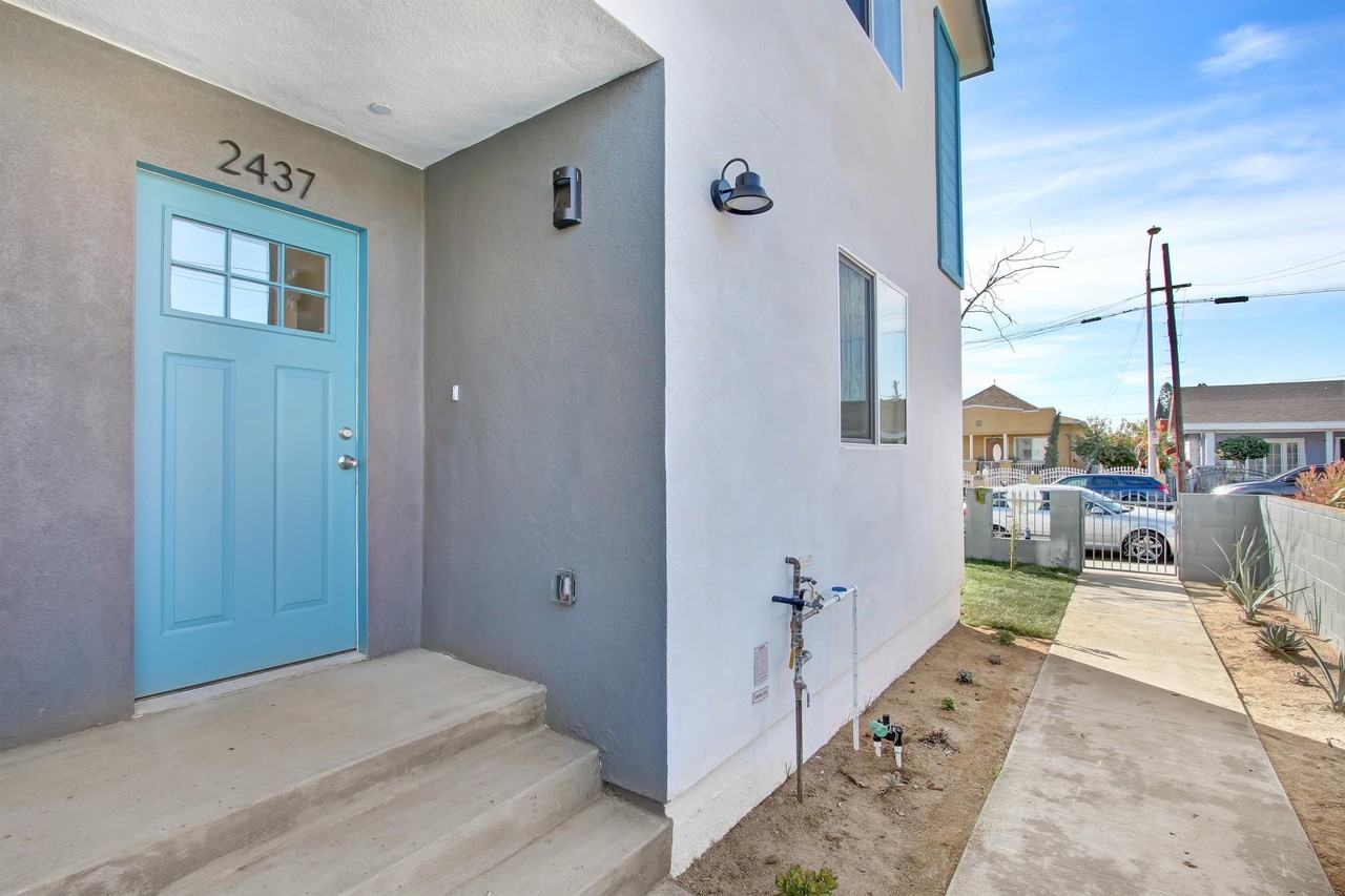 2437 Malabar St - Photo 2 of 16