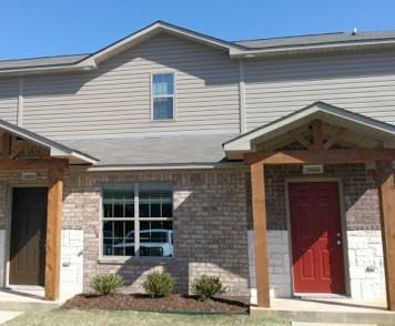 18025 Loring Ln - Photo 2 of 13