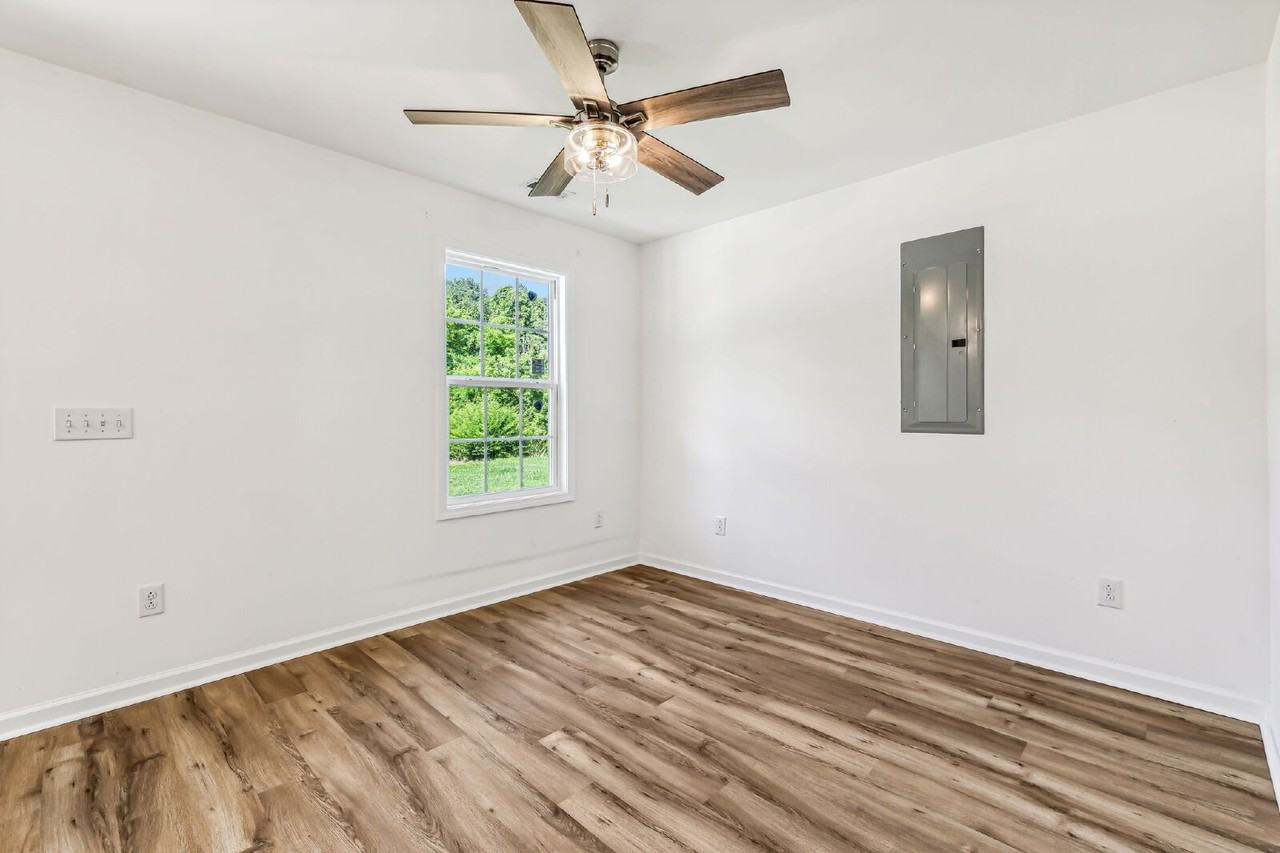 1816 Cunningham Rdg - Photo 7 of 32