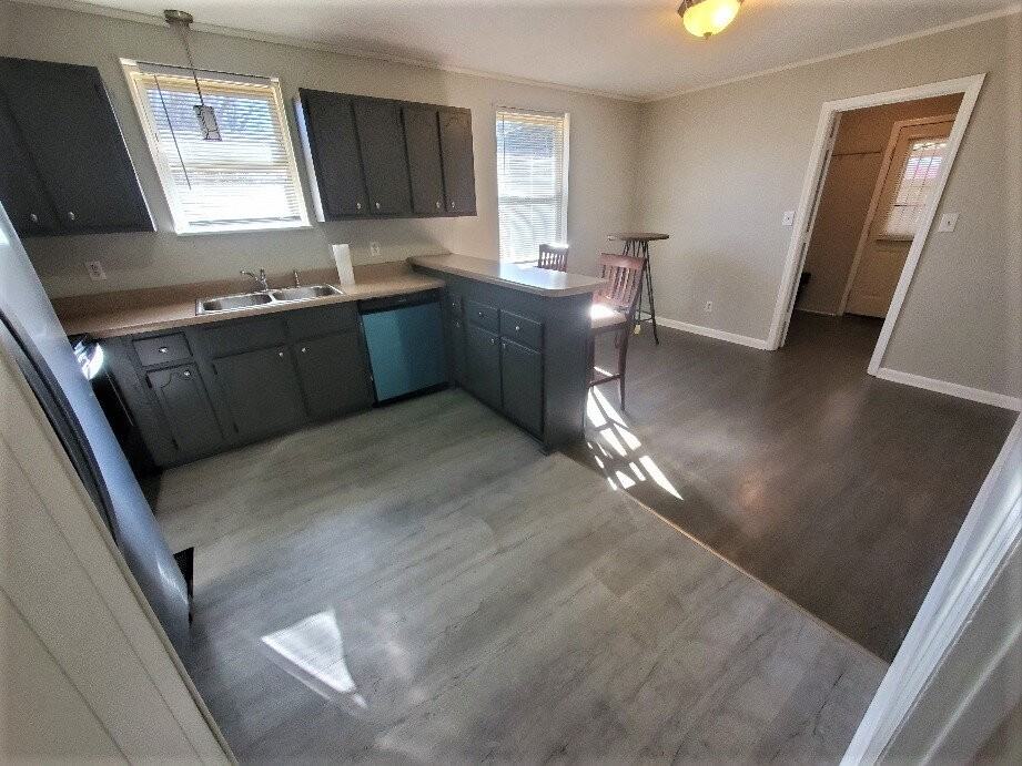 701 8th Ave E - Photo 5 of 22