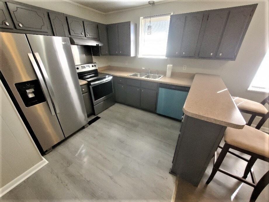 701 8th Ave E - Photo 6 of 22
