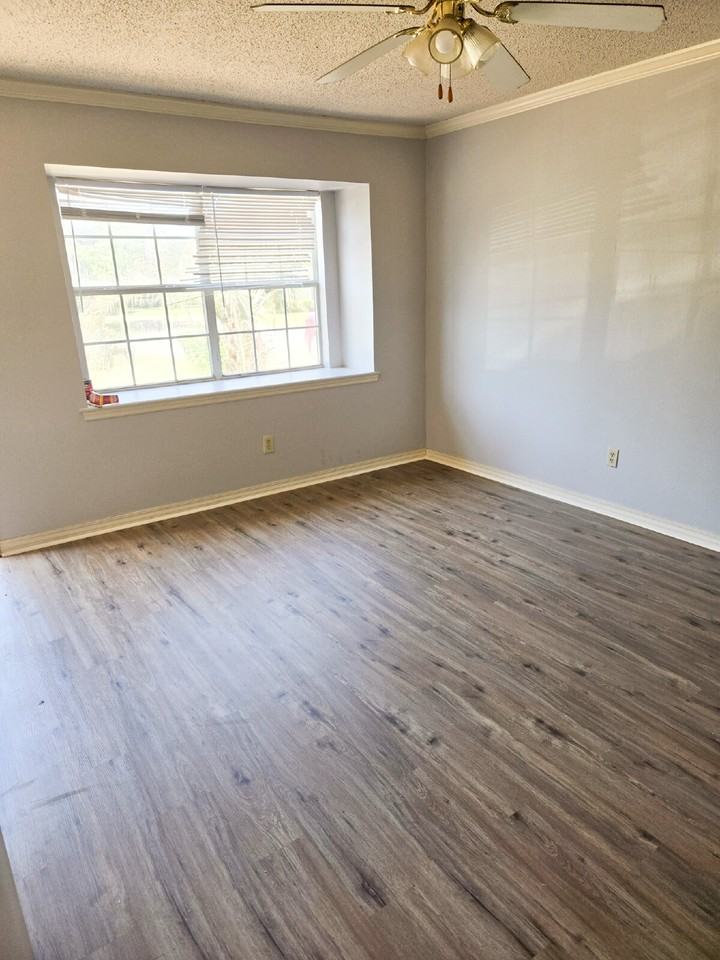 1030 Sable Dr #B - Photo 6 of 10