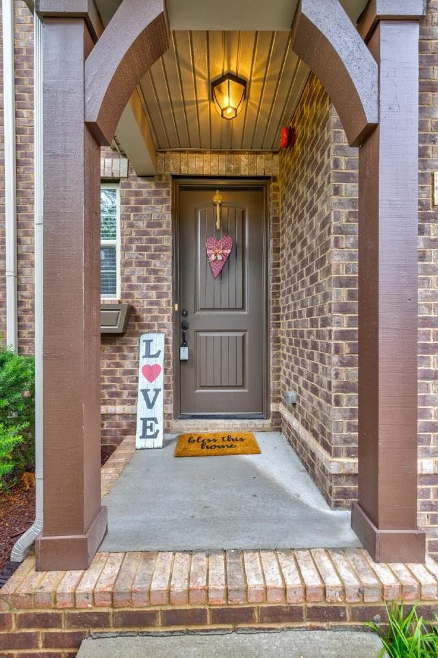 206 Bixby Lane - Photo 4 of 41