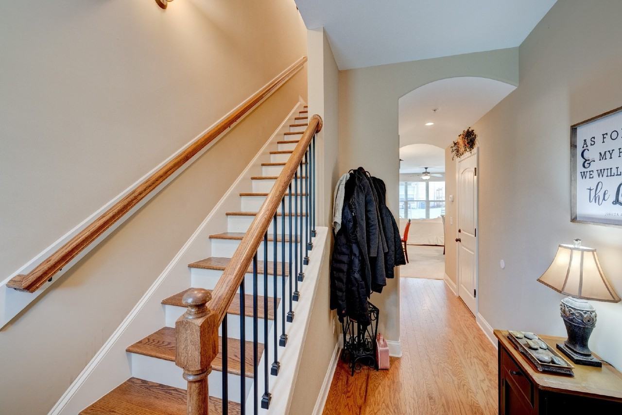 206 Bixby Lane - Photo 5 of 41
