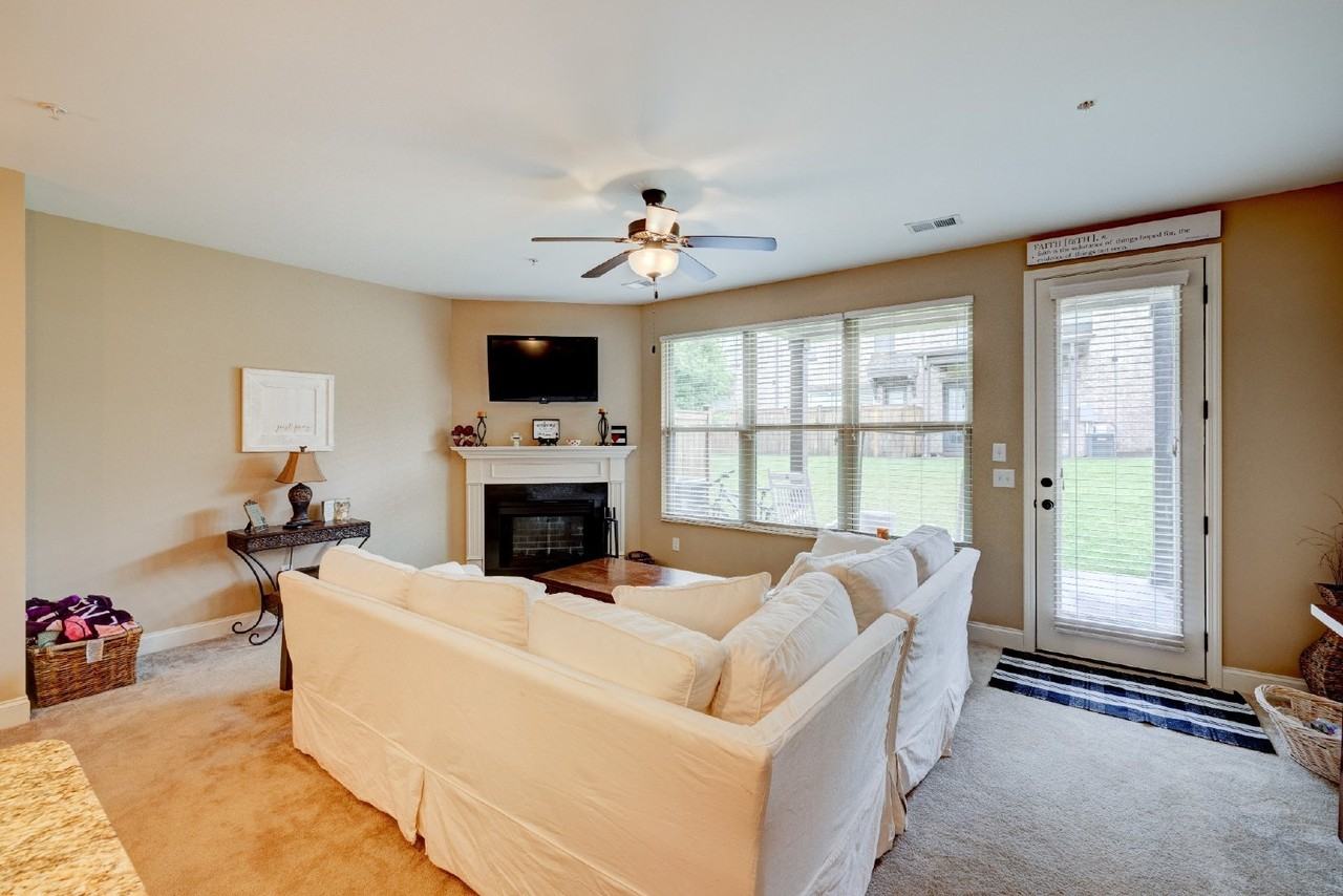 206 Bixby Lane - Photo 2 of 41