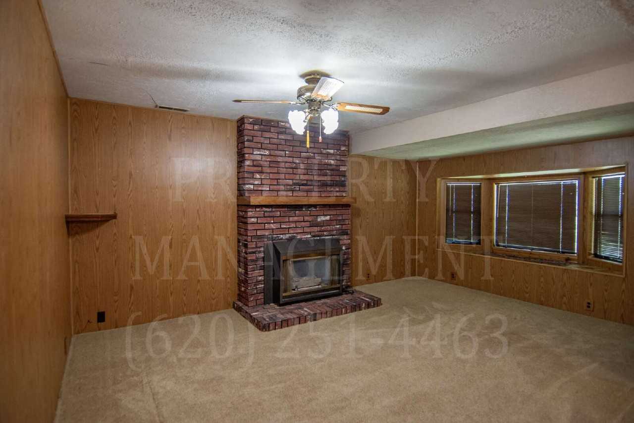 108 W Jefferson St - Photo 2 of 32