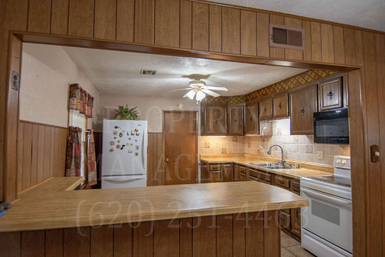 108 W Jefferson St - Photo 3 of 32